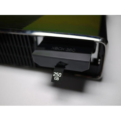 Xbox 360 Slim 250GB + Comando Wireless Xbox 360